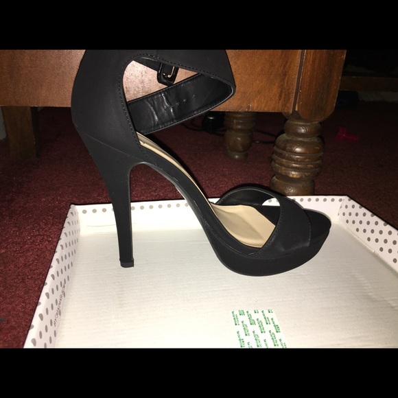 Little black pumps - Picture 5 of 6